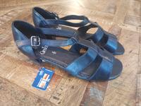 NEU Sandalen schwarz Leder Caprice, Echtleder, Gr. 39 Kr. München - Unterhaching Vorschau
