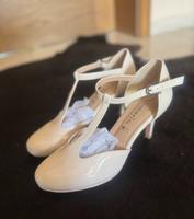 Brautschuhe Tamaris 39 Nordrhein-Westfalen - Lohmar Vorschau
