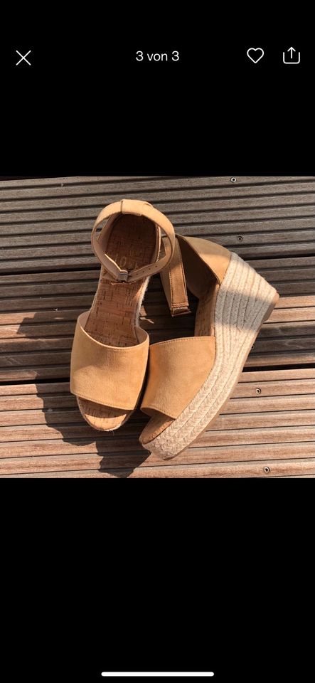 Sommerschuhe beige Größe 39 mit Plattonsohle in Bad Segeberg