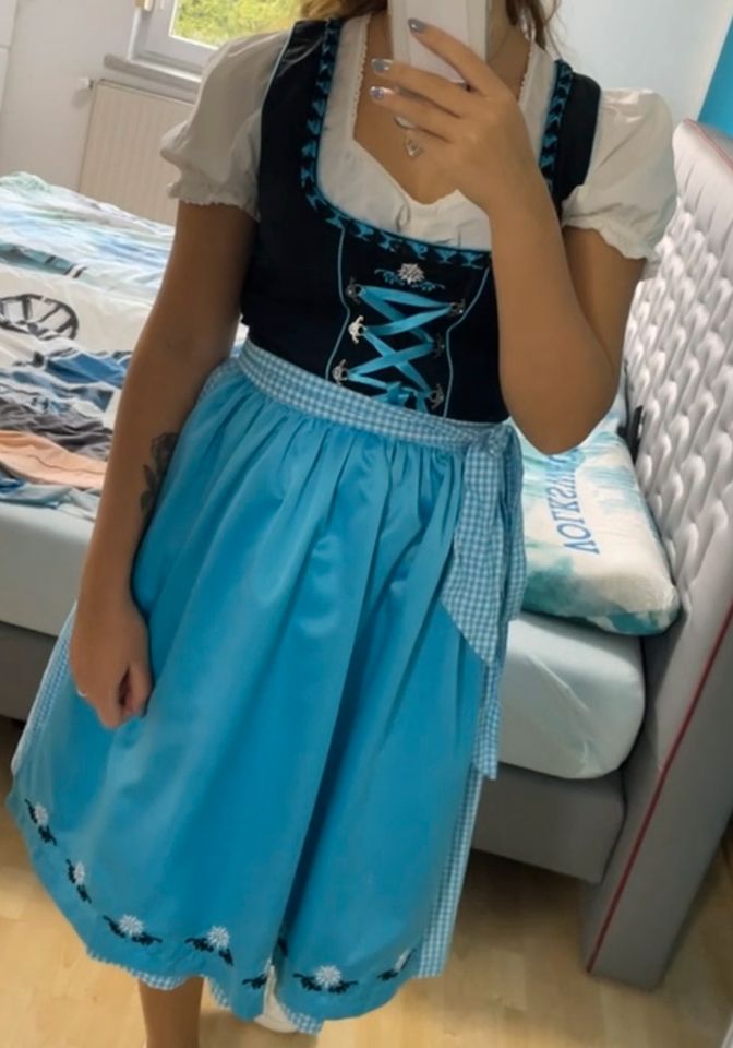 Dirndl hellblau Gr. 36/38 in Olpe