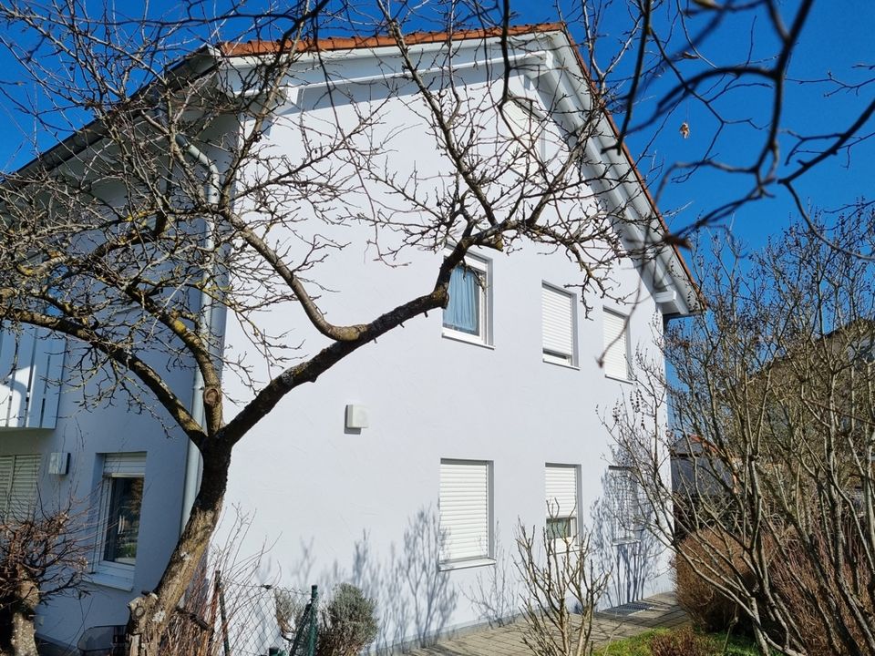 Nähe Klinikum: Helle 2 Zimmer-Wohnung in kleiner Wohnanlage in Ingolstadt