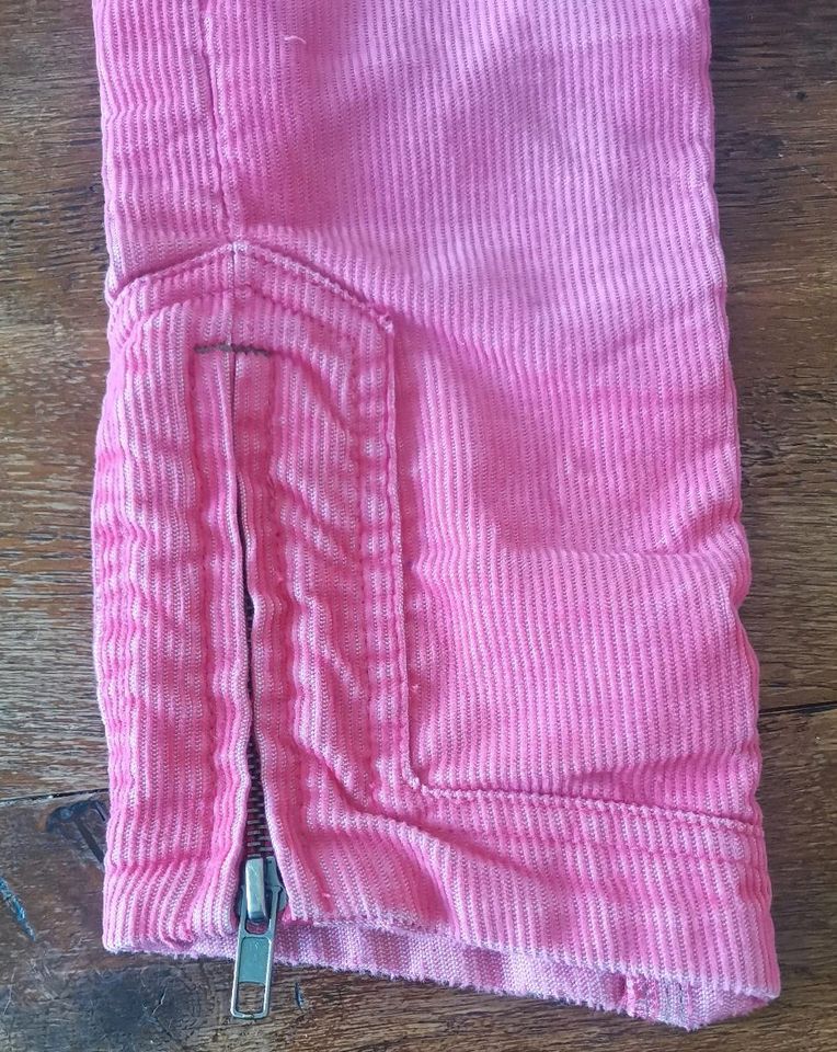 Coole Cord-Hose Pink von Molo Gr. 116 in Hamburg