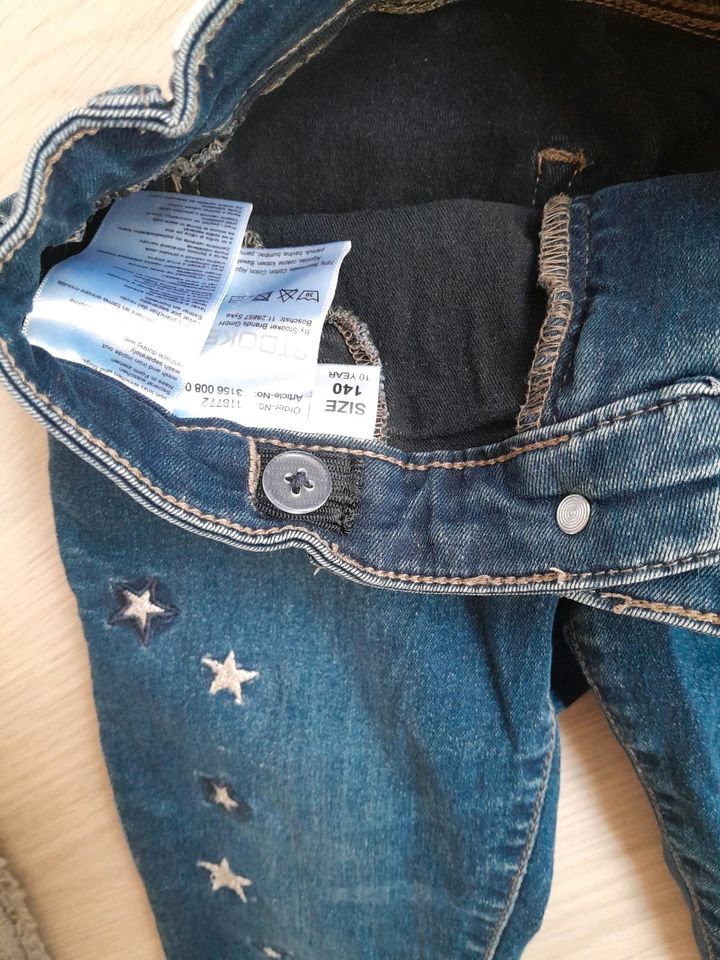 Jeans Stooker Sterne gr. 140,kate and skinny fit, verstellbar, in Göttingen