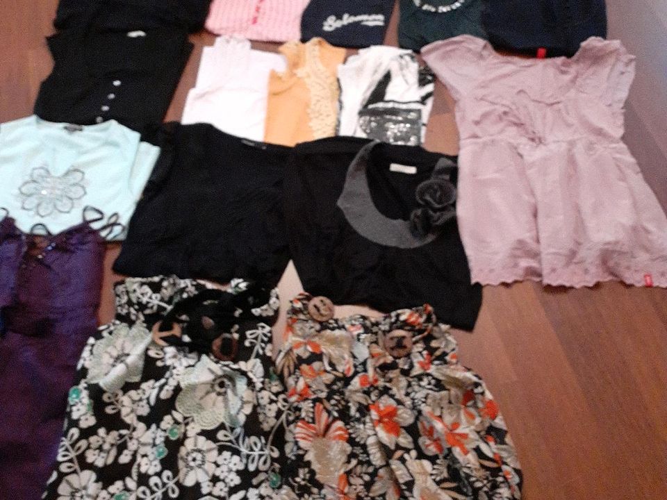 Kleiderpaket 15 Teile. Taifun,Esprit, Street One ,Vera Moda in Obersulm