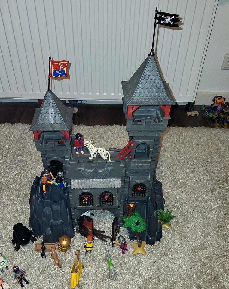 Ritterburg Playmobil mit Zubehör in Hessen - Büdingen | Playmobil günstig  kaufen, gebraucht oder neu | eBay Kleinanzeigen ist jetzt Kleinanzeigen