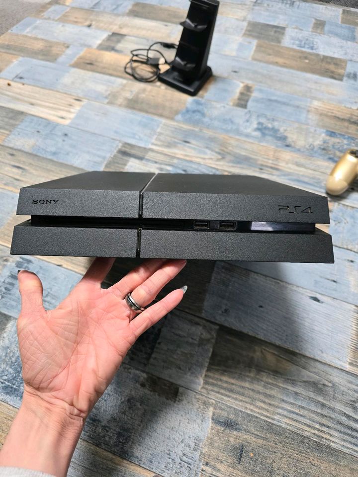 Playstation 4  500GB Komplettpaket in Ennepetal