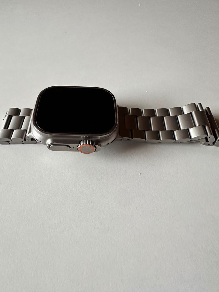 Apple Watch Ultra, 1 Gen. GPS+Cellular, Watch 49mm, wie neue in Stuttgart