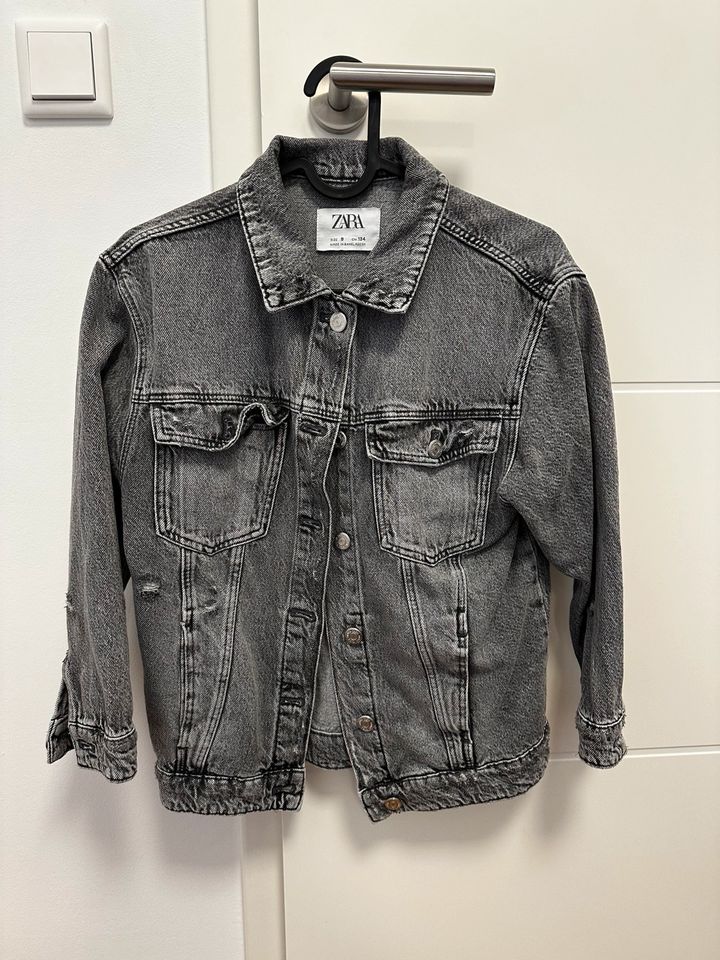 Jeansjacke von ZARA für Mädchen in Dortmund