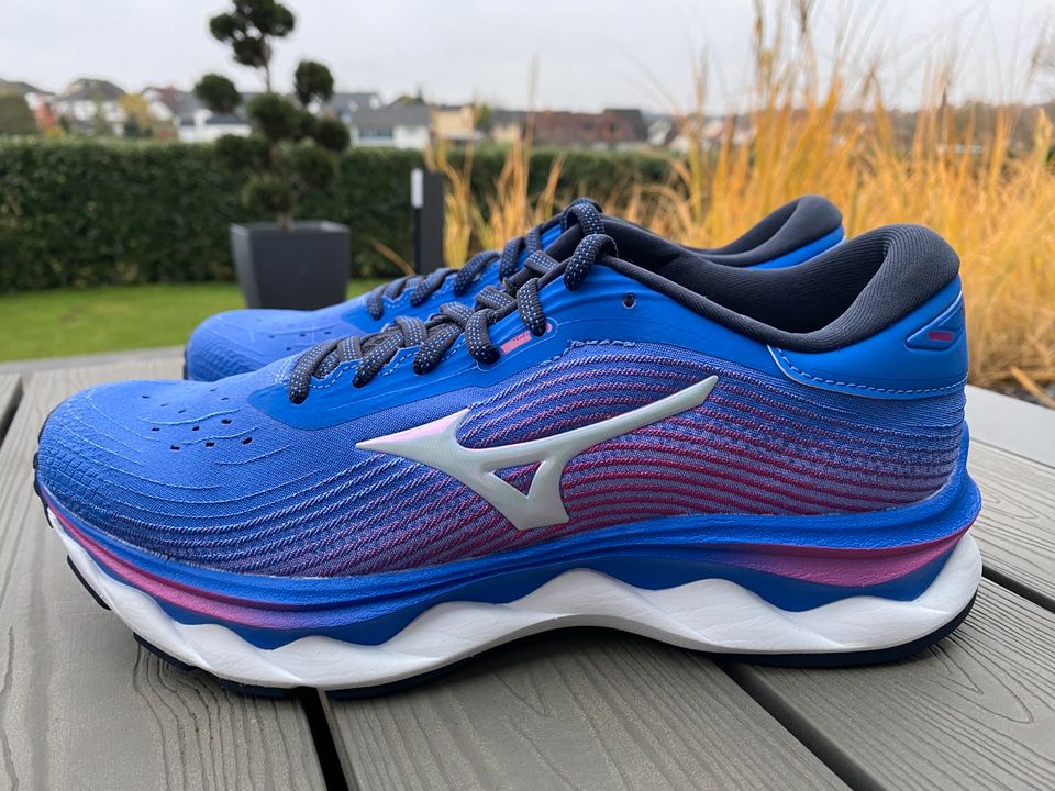 Mizuno Wave Sky 5 Neu Gr. 38,5 in 3 Farben Damen UPE 170€ in Wittgert