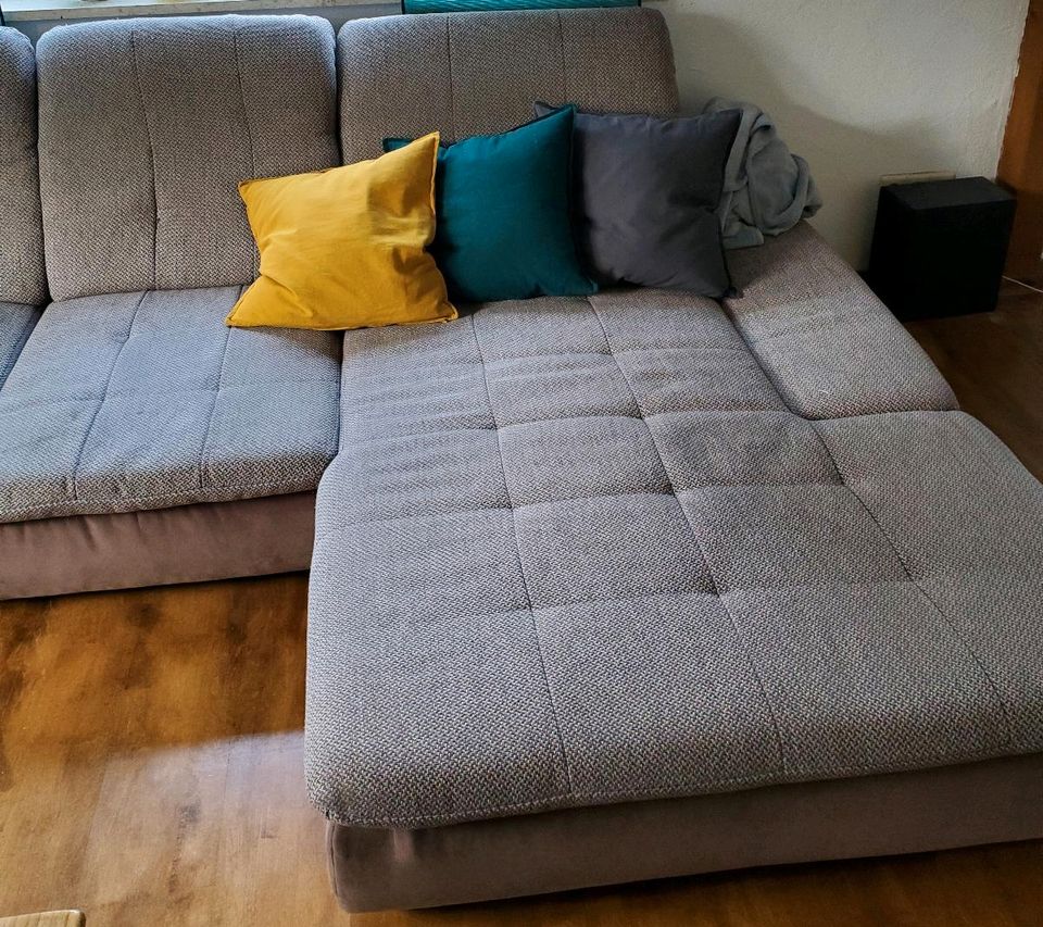 Das große Sofa in U-Form muss raus! Je schneller um so besser! in Heroldstatt