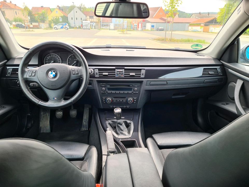 BMW 320i Coupe Coupé - 2. Hand - Xenon - 8fach bereift in Arnstein