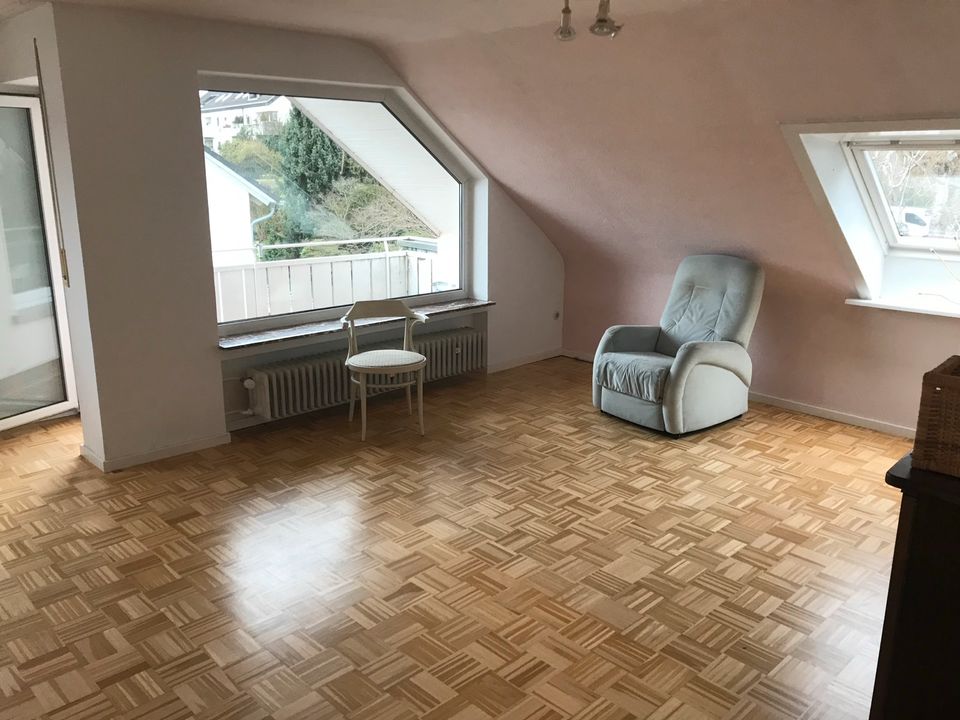 85 qm, 3 Zimmer DG Whg. Leinfelden, Balkon, ruhig, in Leinfelden-Echterdingen