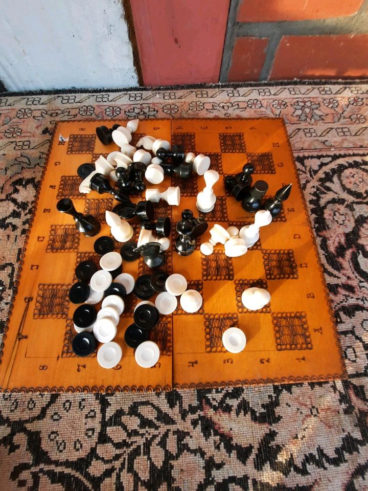 Alt Brettspiele Schach Schachbrett Schachfiguren Schachspiele in Groß-Gerau