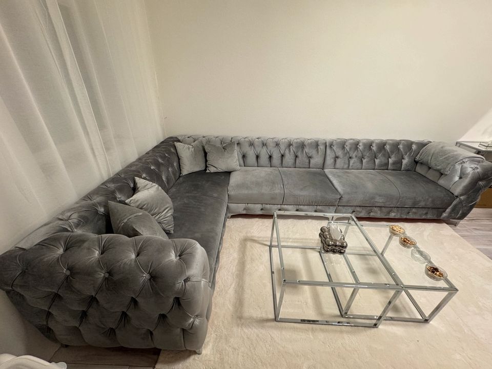 Luxuriöse Chesterfield Couch in Berlin