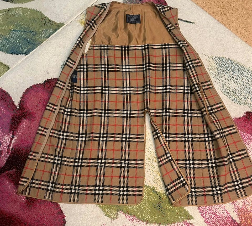 Burberry Trenchcoat Vintage Retro Mantel Made in England in Berlin
