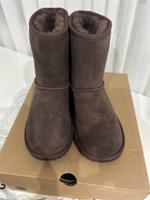 Ugg  Boots Gr.37 Kids Neu  Schoko Braun Wiesbaden - Nordenstadt Vorschau