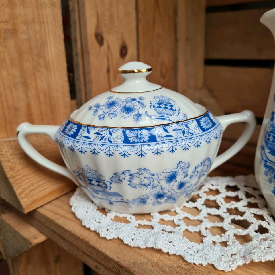 Milchkännchen und Zuckerdose Porzellan, China Blau Goldrand in Sachsenheim