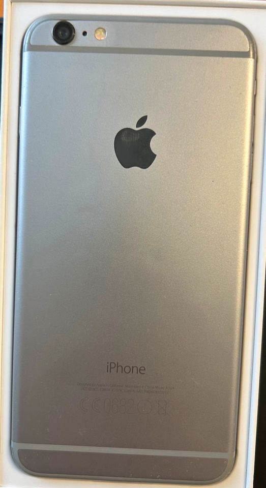 IPhon 6 PLUS  64 GB spays gray neues Display in Markkleeberg