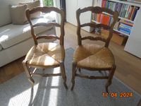 2 Antike Stühle, Holz mit Binsen Hessen - Wiesbaden Vorschau