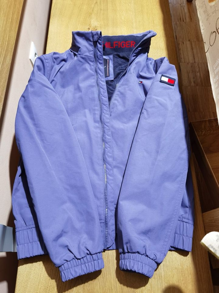 Tommy Hilfiger Jacke Gr. 152 Übergang in München