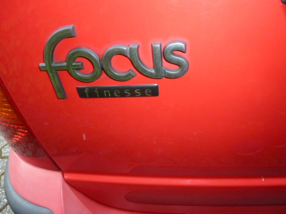 Ford Focus MK 1 "Finesse"  1,4 75 PS  16 V Turnier / Kombi in Rösrath