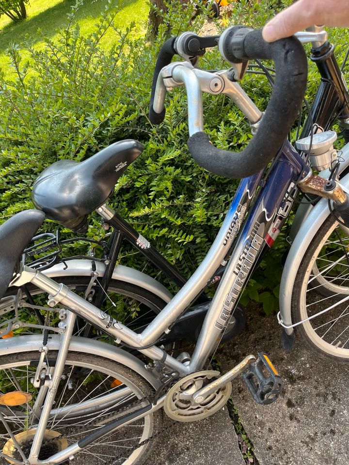 Verschiedene Fahrräder günstig zu verkaufen in Laatzen