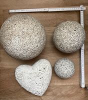 3 Granitkugeln gestockt, grau, versch. Größen, 1 Steinherz Berlin - Marzahn Vorschau