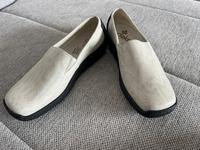 Neu! Da-Slipper Gr.39, beige mit Schlangenmuster Bayern - Roßtal Vorschau