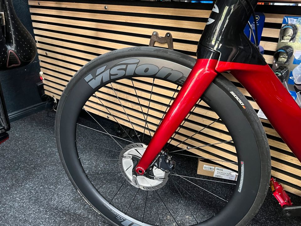 Cannondale SystemSix Carbon Ultegra Candy Red RH 56 // Aero-Race- in Berlin