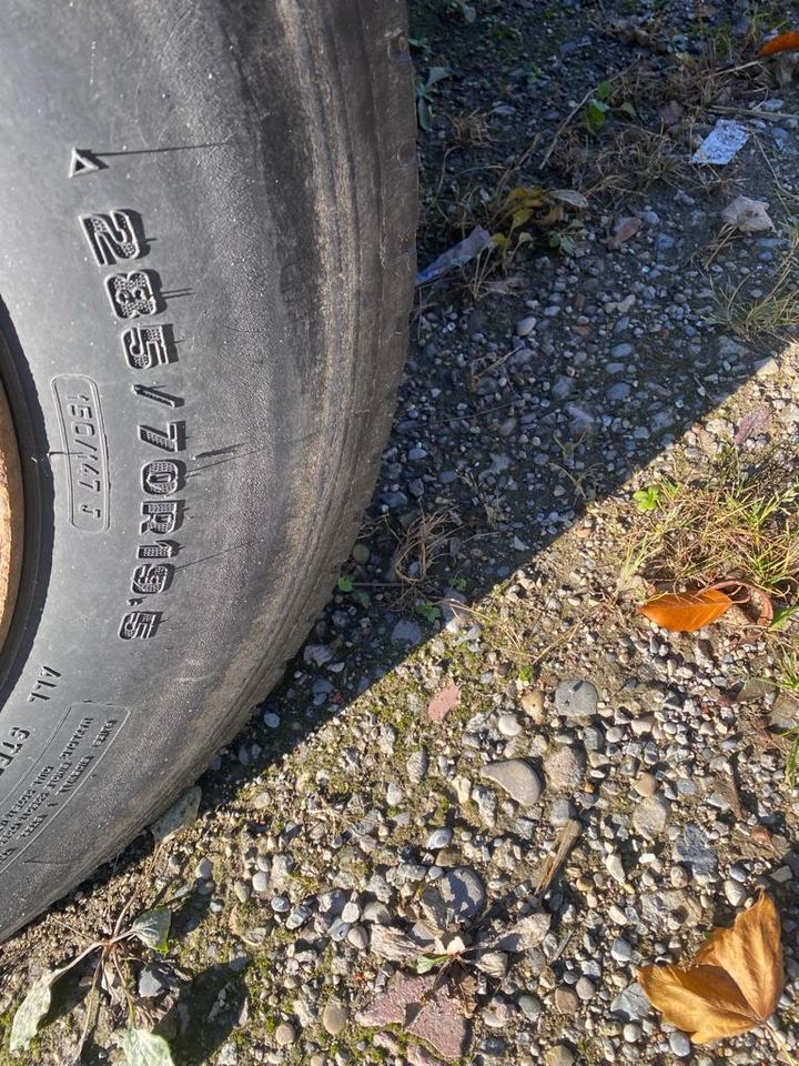 Anhänger,Plane,Spriegel,2 Achsen,gebr. ,Gesamtgewicht:12.000kg in Gersthofen