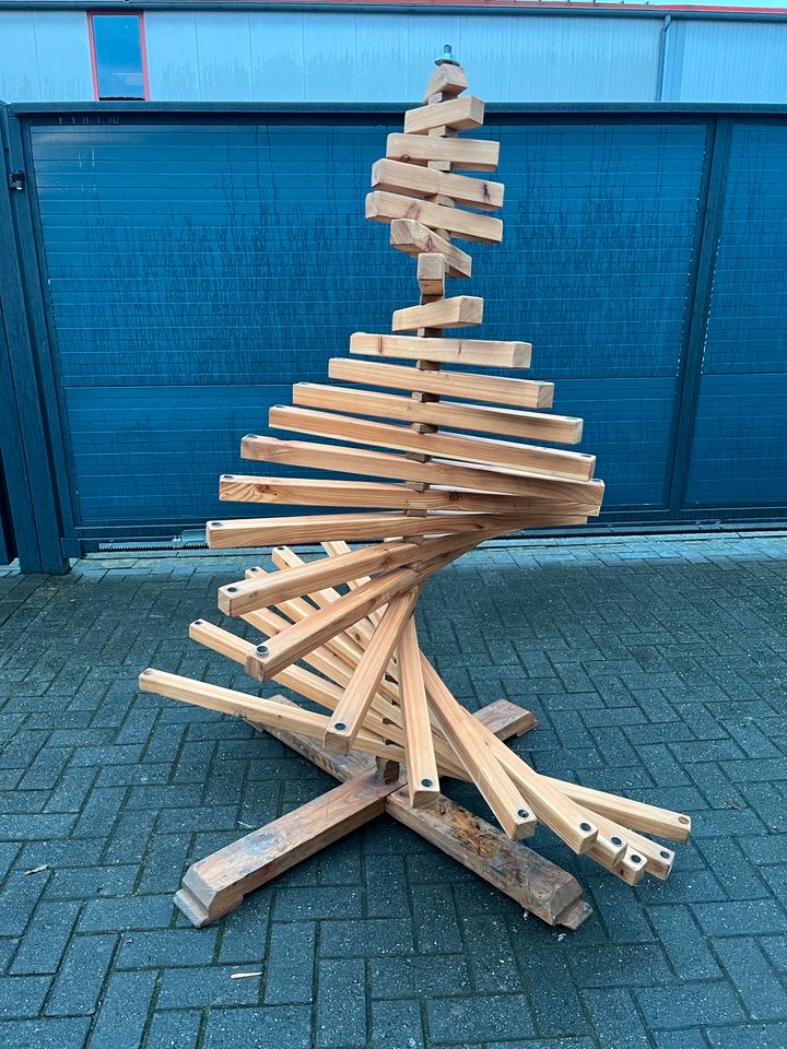 Weihnachtsbaum aus Holz 185x 155 in Wallenhorst