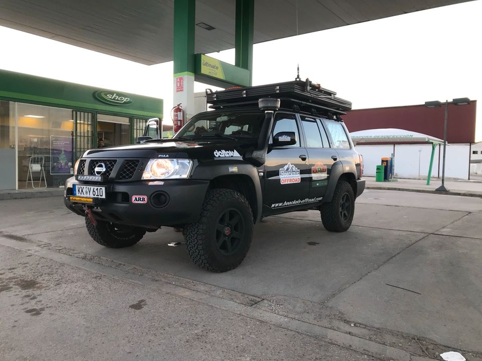 Nissan Patrol y61 viel Zubehor/sofort Reise& Einsatzbereit in Düsseldorf