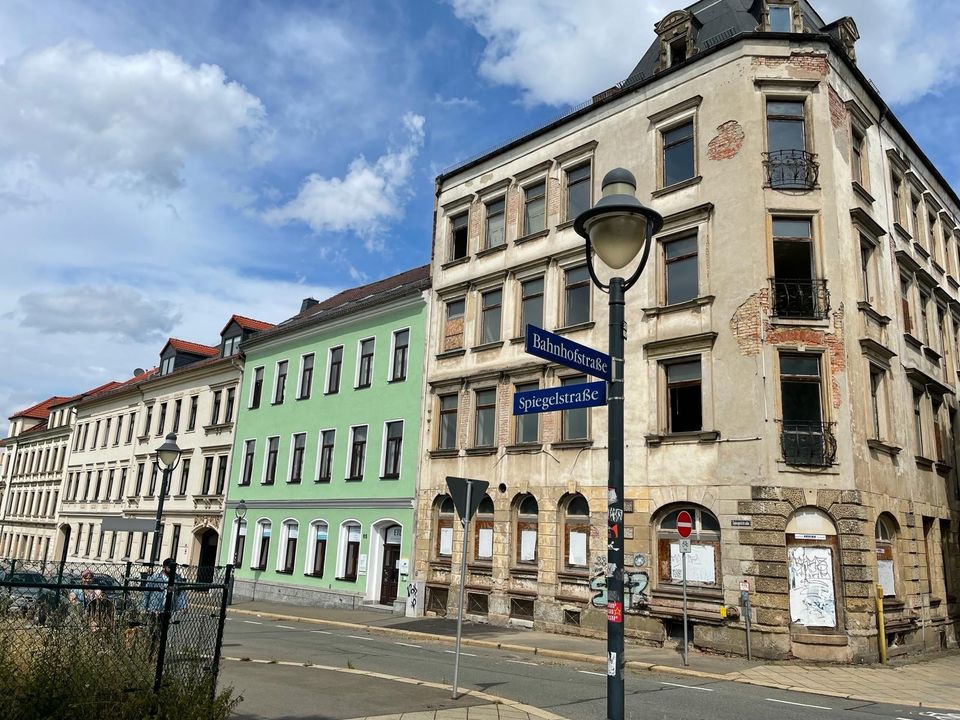 Fassade am Bahnhofshotel Zwickau reparieren und anstreichen in Zwickau