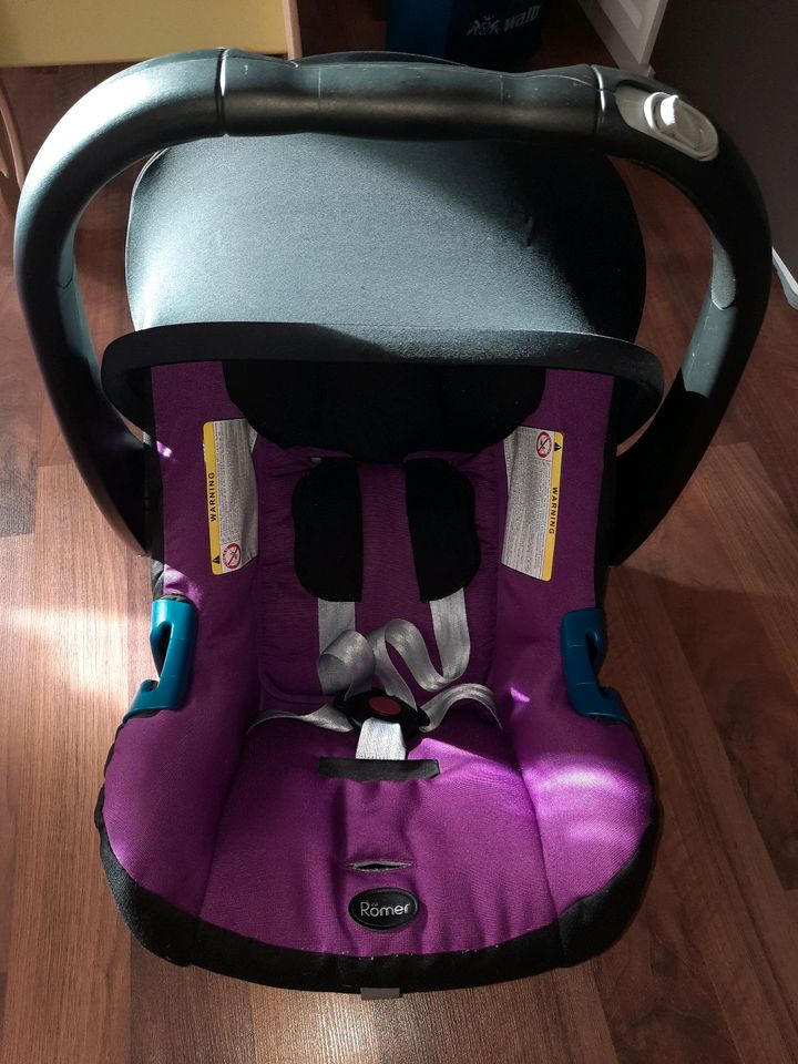 Babyschale Britax Römer Baby-Safe plus II mit neuem Isofix in Grävenwiesbach