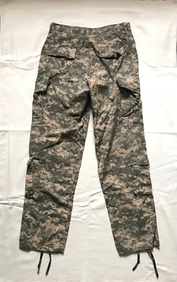 US Army  ACU Hose Gr. M/L Flame Resistant in Suhl