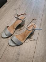 Riemen Sandalette Silber Gr. 38 Niedersachsen - Drochtersen Vorschau
