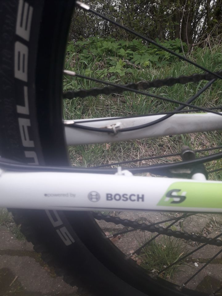 Chrisson Mounter  27, 5" E Bike 9- Gang  Bosch TOP! in Lüdenscheid