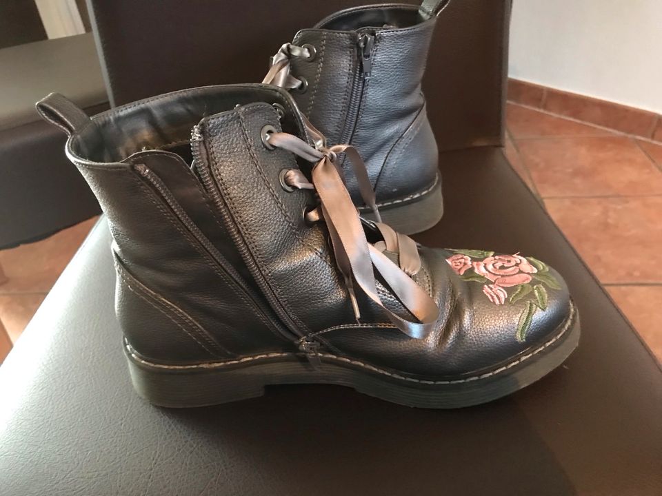 Schnürstiefel in Finnentrop