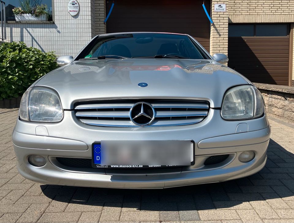 Mercedes-Benz R170 / SLK320 / V6 - silber / rot (innen - top!) in Garbsen