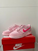 Nike  dunk low ,,Tripple Pink“ EU 37,5 GS Stuttgart - Feuerbach Vorschau