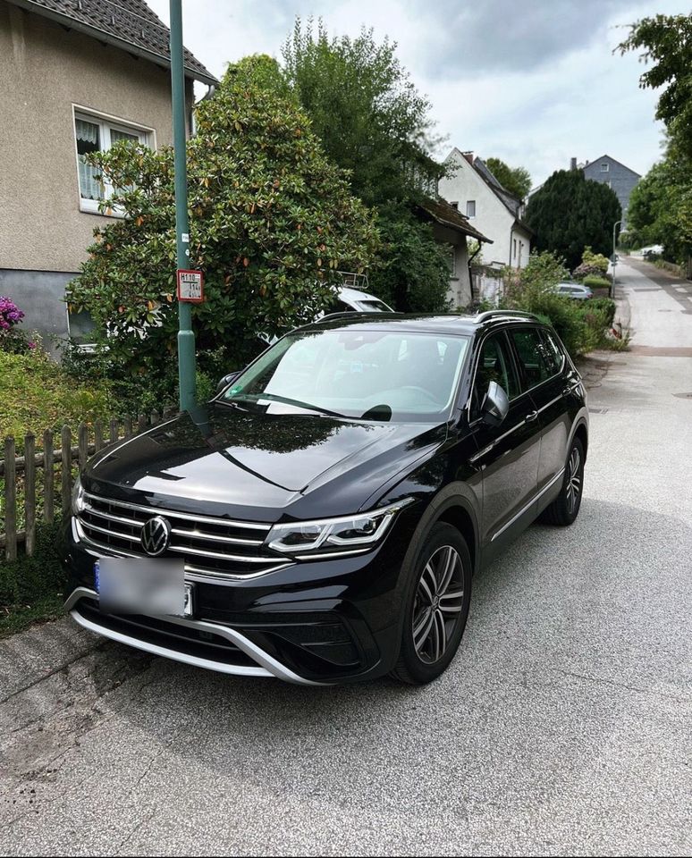 Volkswagen Tiguan Allspace Elegance 2,0l TSI OPF 4Motion 7-Sitze in Wermelskirchen