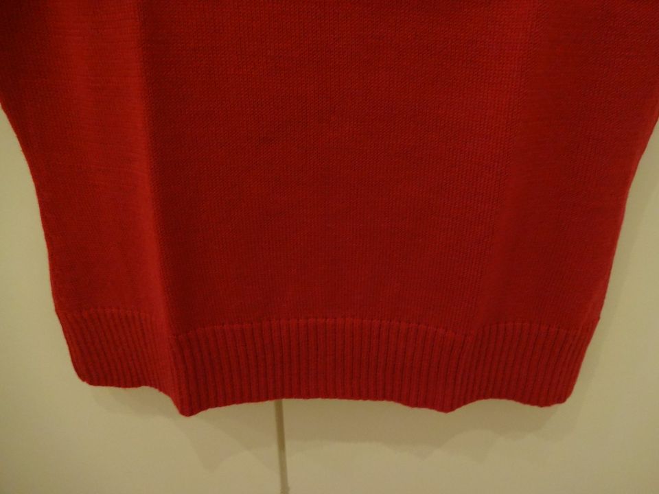 APART: PULLOVER/ ÄRMELLOS IN ROT MIT PAILETTEN, GR. 36, NEU! in Düsseldorf