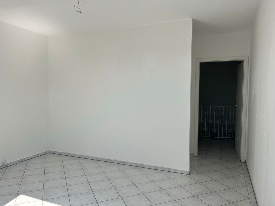 Schicke 3 Zimmer Maisonette Wohnung ab 1.7.24 zu vermieten in Reinheim