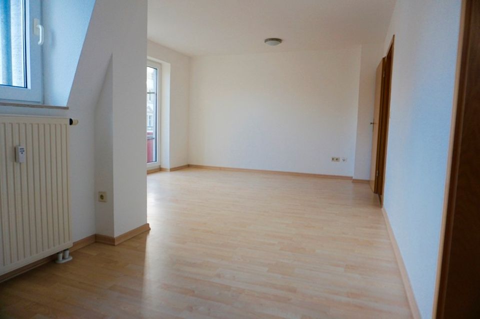 +ESDI+Vermietete 1-Zimmer-Wohnung mit Balkon und Tiefgaragenstellplatz! Jetzt Kapital sichern! in Dresden