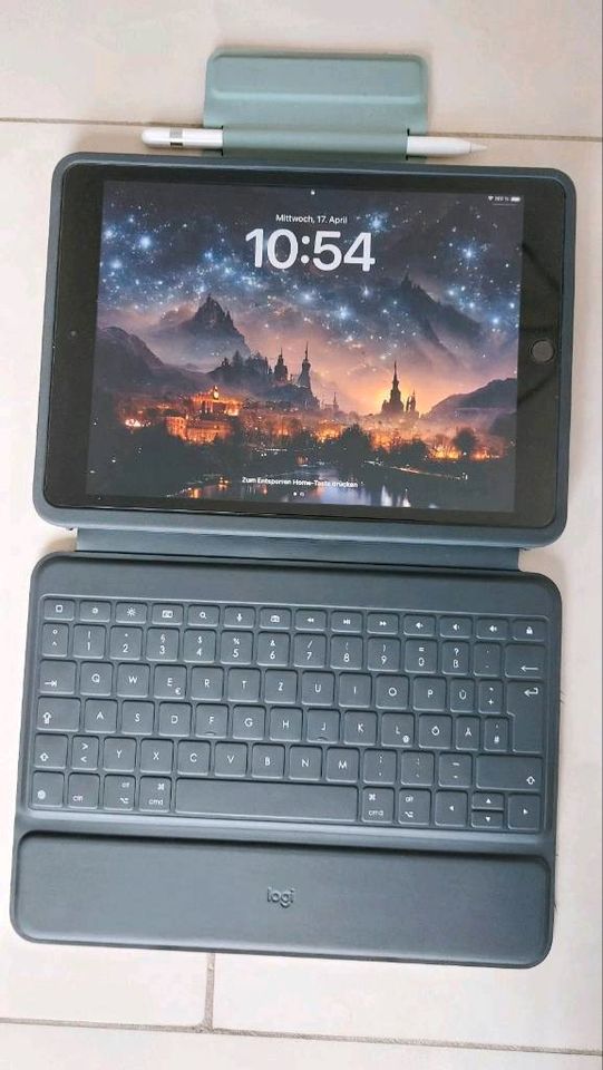 Apple iPad 8. Gen 128GB, 10,2" WLAN, Tastatur, Maus, Pen in Tauberbischofsheim