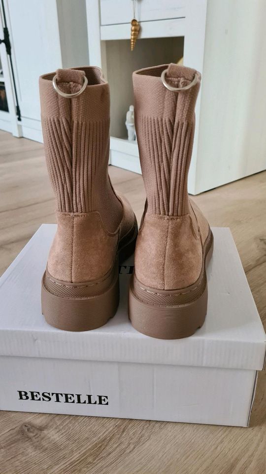 Chelsea Boots * Neu * Beige * Gr 38 * in Bochum