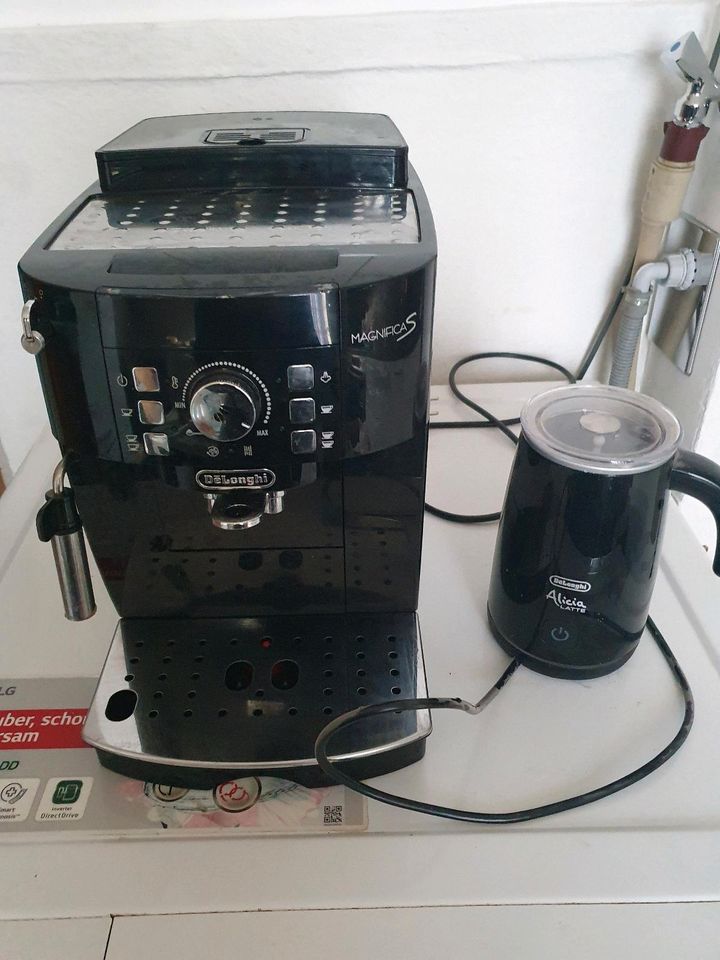 Kaffeevollautomat delonghi in Bremen