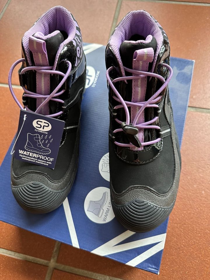 Geox Winterstiefel Gr. 35 NEU in Bergen