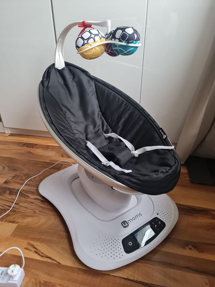 Elektrische Wippe/ Babyschaukel Mamaroo4 in Velbert