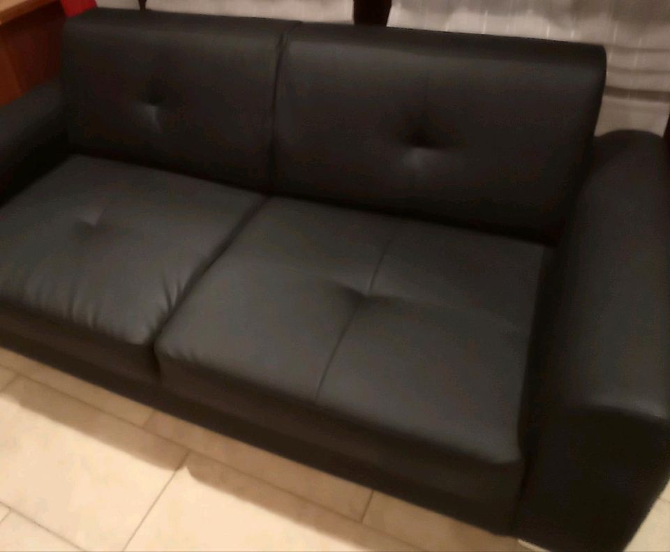Jysk Dänisches Bettenlager Sofa Couch DAMHALE Leder schwarz in Bocholt